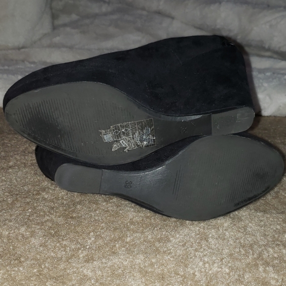 Size 8 Black Wedges - Picture 4 of 4
